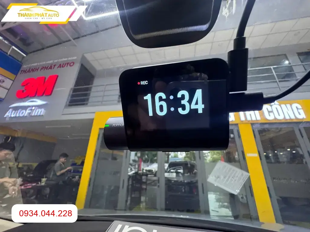 Anh Quân lắp camera hành trình ôto Mazda CX-5 tại Quận Thủ Đức để an tâm hơn