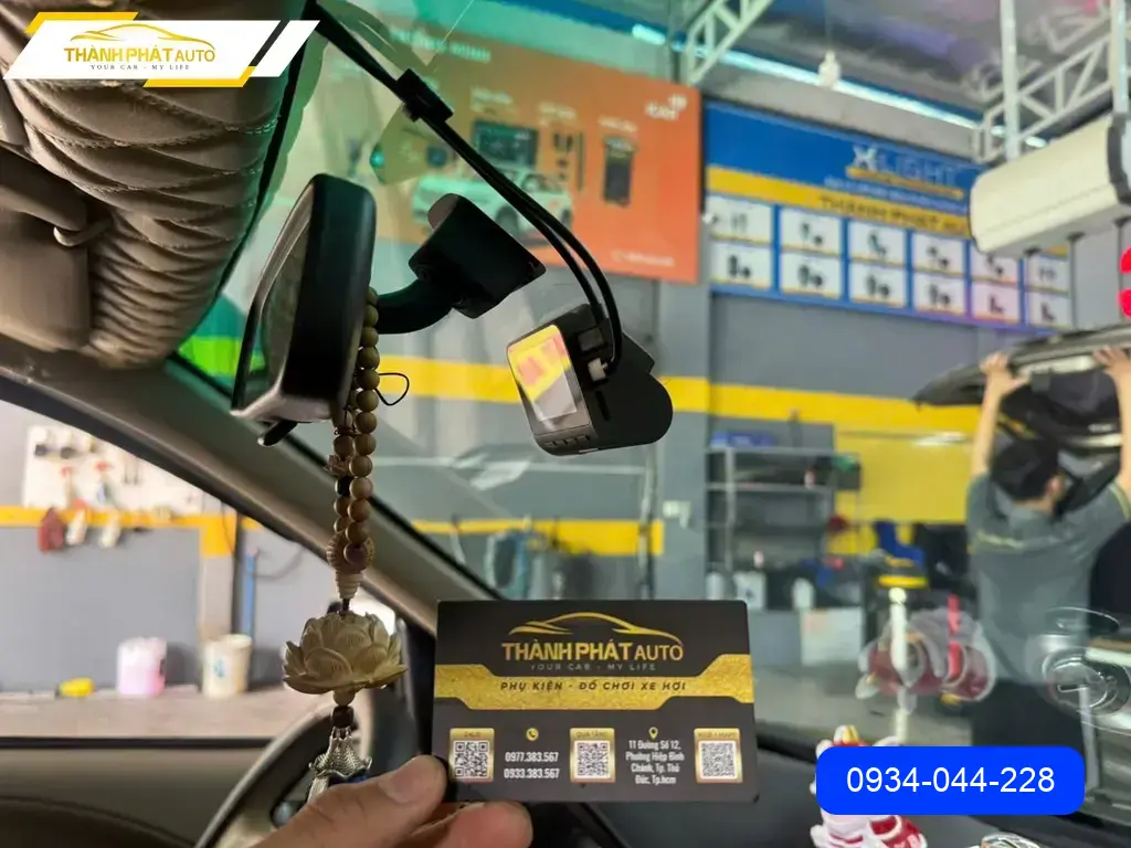 Bác Trí lắp Camera hành trình Ford Ranger tại Quận 12 để an tâm lái xe trên đường