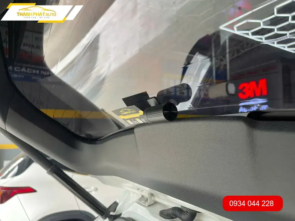 Anh Lâm lắp Cam Hành Trình A210 cho Corolla Cross ở Quận 9 để yên tâm lái xe đường dài ảnh thực tế 2