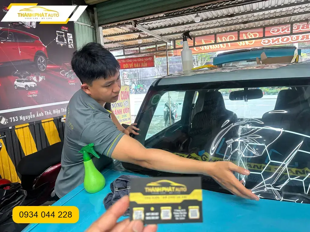 Anh Minh dán phim cách nhiệt Hyundai Creta tại Thủ Đức chống nóng hiệu quả ảnh thực tế 2