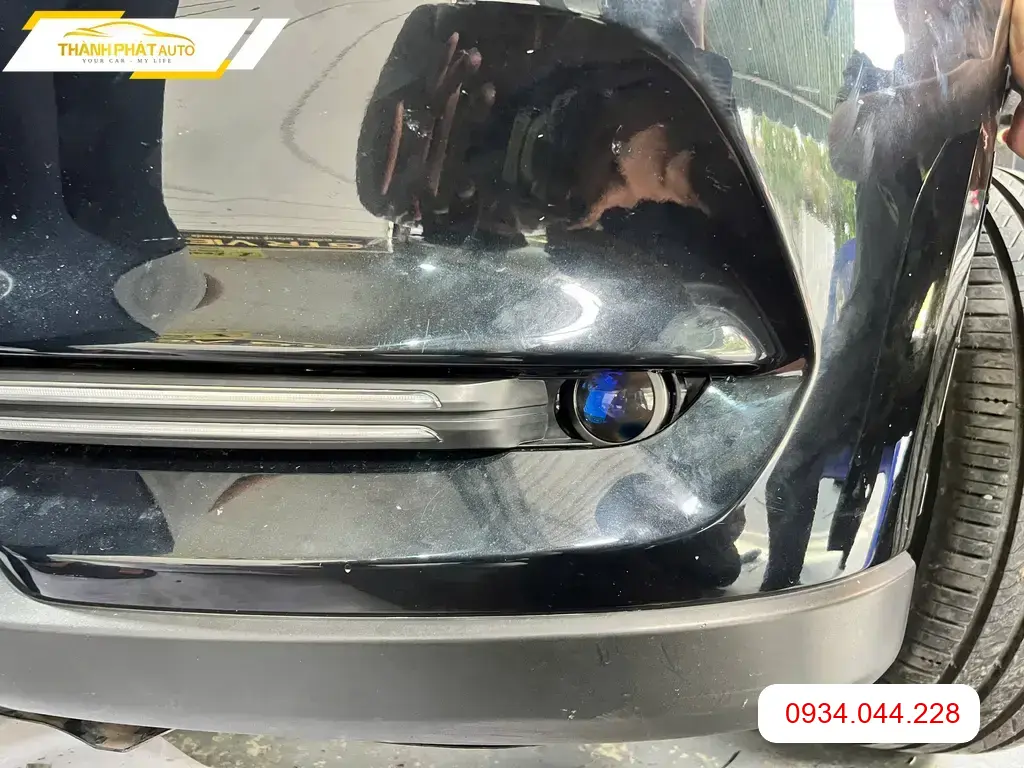 Anh Quý độ bi gầm cho Mazda 3 tại Thủ Đức để cải thiện tầm nhìn ban đêm ảnh thực tế 5