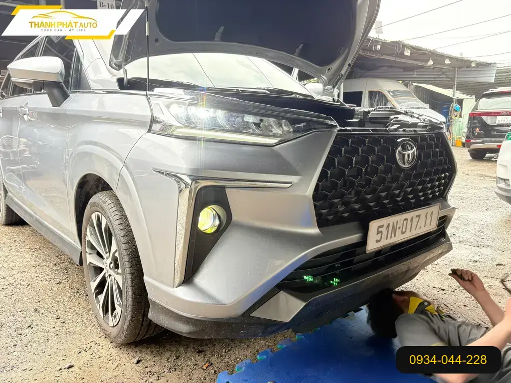 Anh Trung độ bi gầm Veloz 2026 tại Thủ Đức, đèn zin không đủ sáng khi đi xa