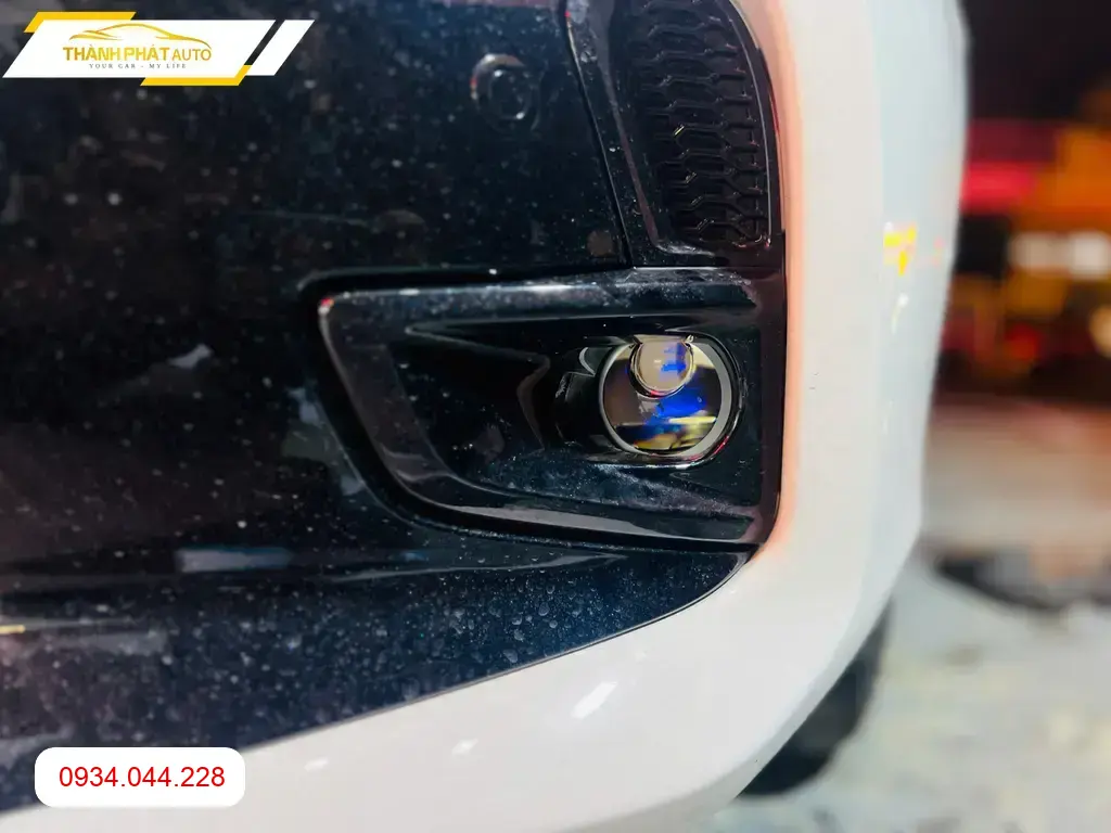 Anh Vĩnh độ đèn ô tô Hyundai Creta tại Quận 12 vì đèn zin kém sáng ảnh thực tế 3