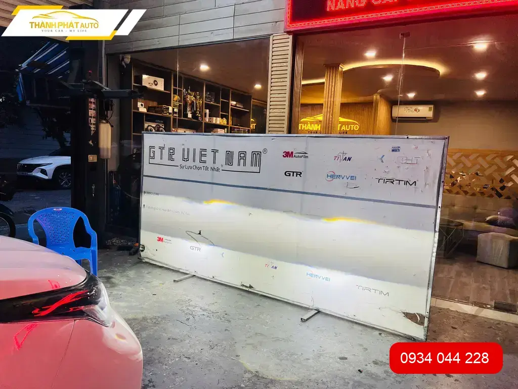 Anh Tấn độ đèn ô tô cho Hyundai Accent tại Quận Thủ Đức để tăng tầm nhìn ban đêm ảnh thực tế 3