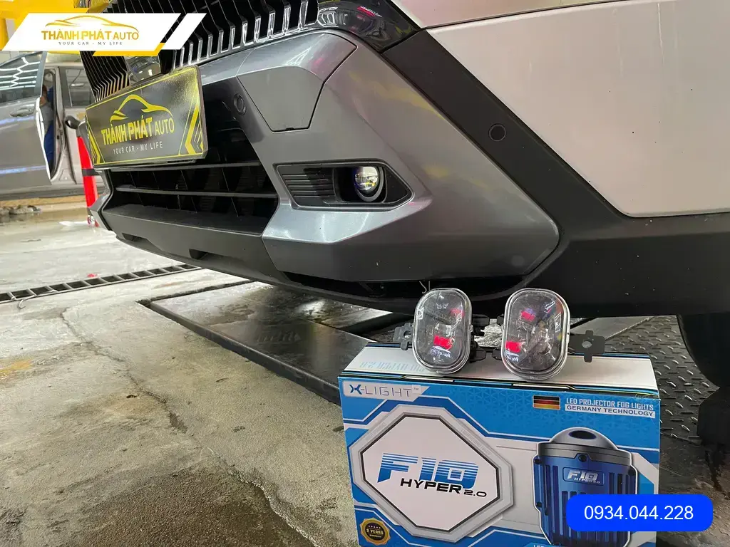 Anh Quý độ đèn ô tô cho Hyundai Creta tại Quận 9 vì đèn zin quá yếu khi trời mưa
