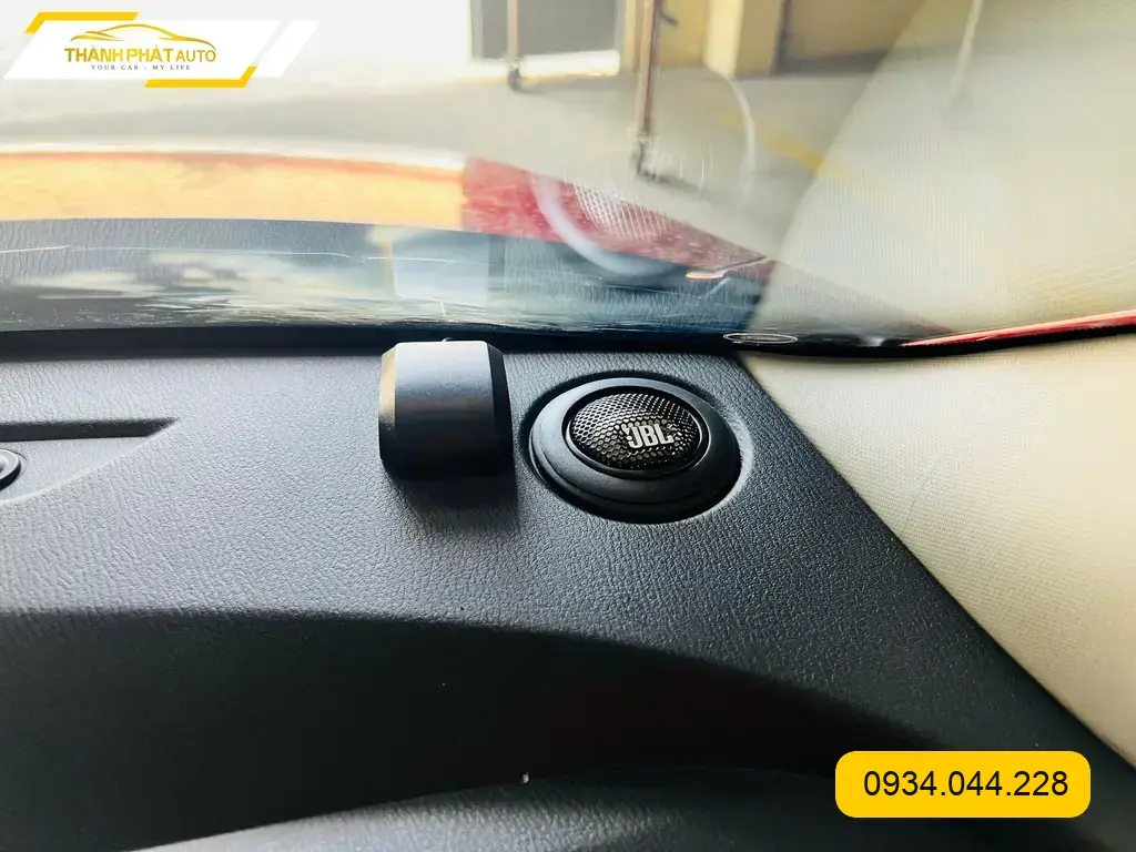 Chị Thảo độ loa ô tô cho Mazda CX-5 tại Quận 12 để âm thanh sống động hơn ảnh thực tế 3