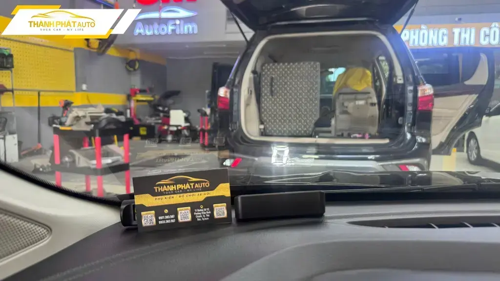 Anh Quang lắp HUD cho ô tô Hyundai Elantra tại Quận 12