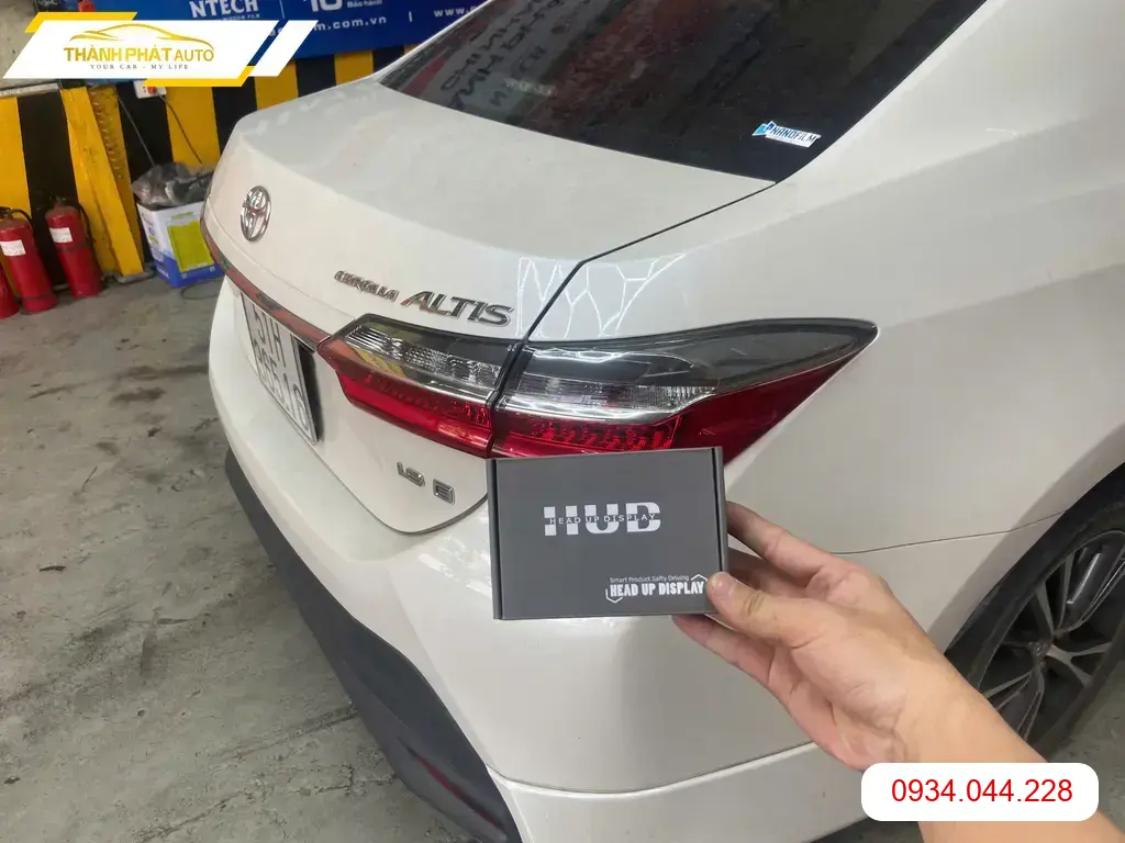 Chị Hương Giang lắp HUD cho Hyundai Creta tại Quận 12 để lái xe an toàn hơn ảnh thực tế 5