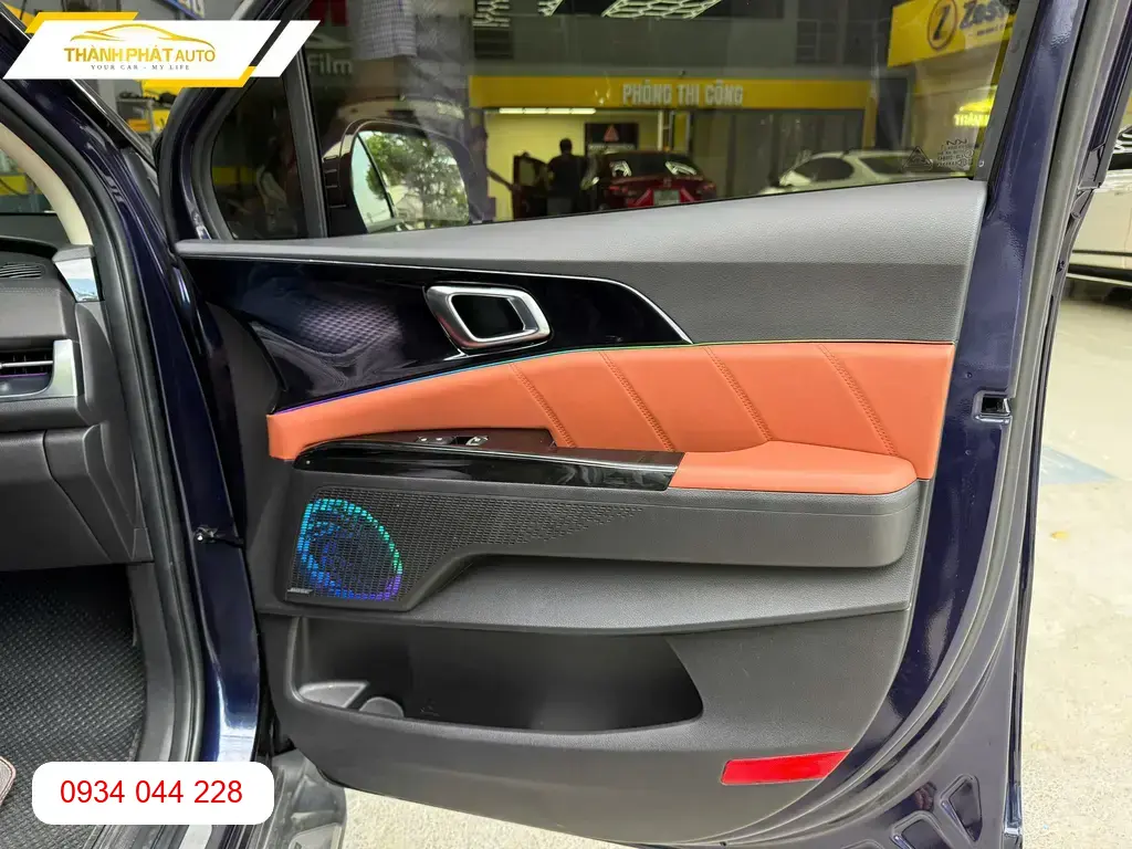 Chị Mai lắp Led nội thất ô tô cho Mazda CX-5 tại Quận 12 giá tốt ảnh thực tế 2