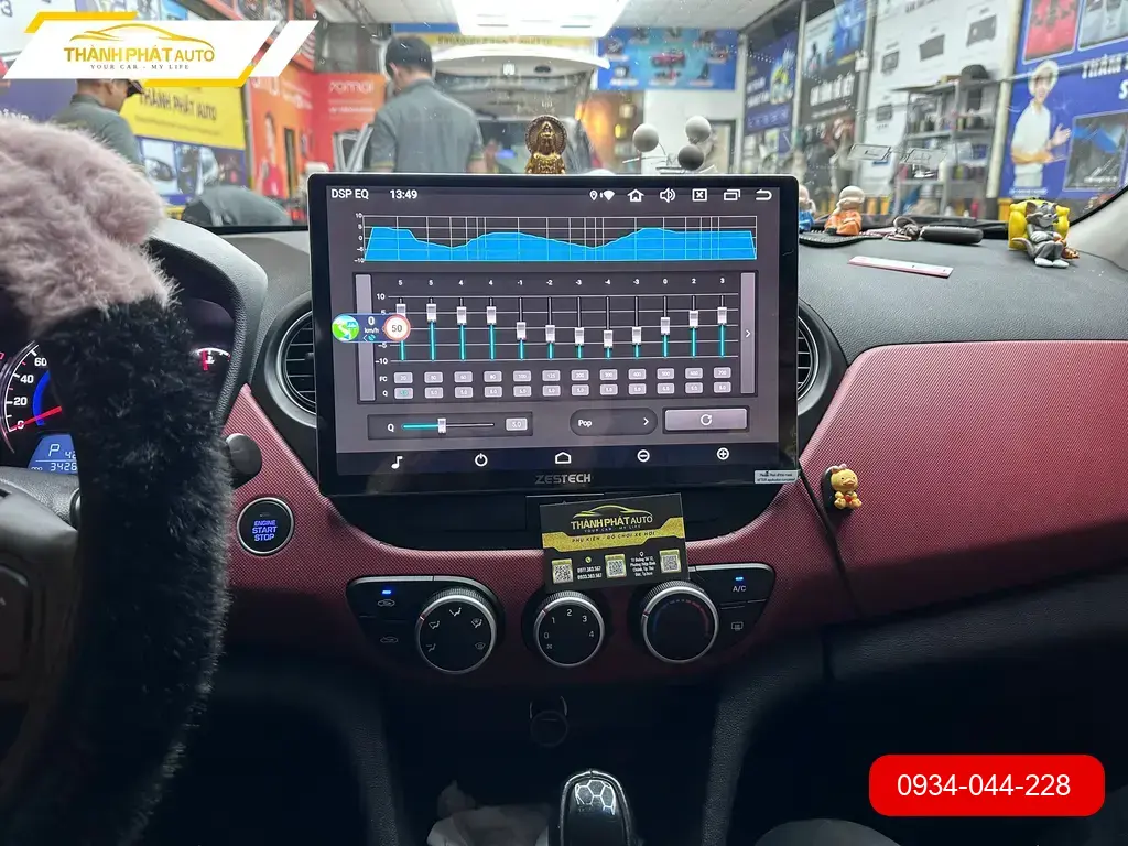 Anh Khang lắp màn hình 13inch liền cam 360 Hyundai i10 Quận 12 để lái xe an toàn hơn ảnh thực tế 3