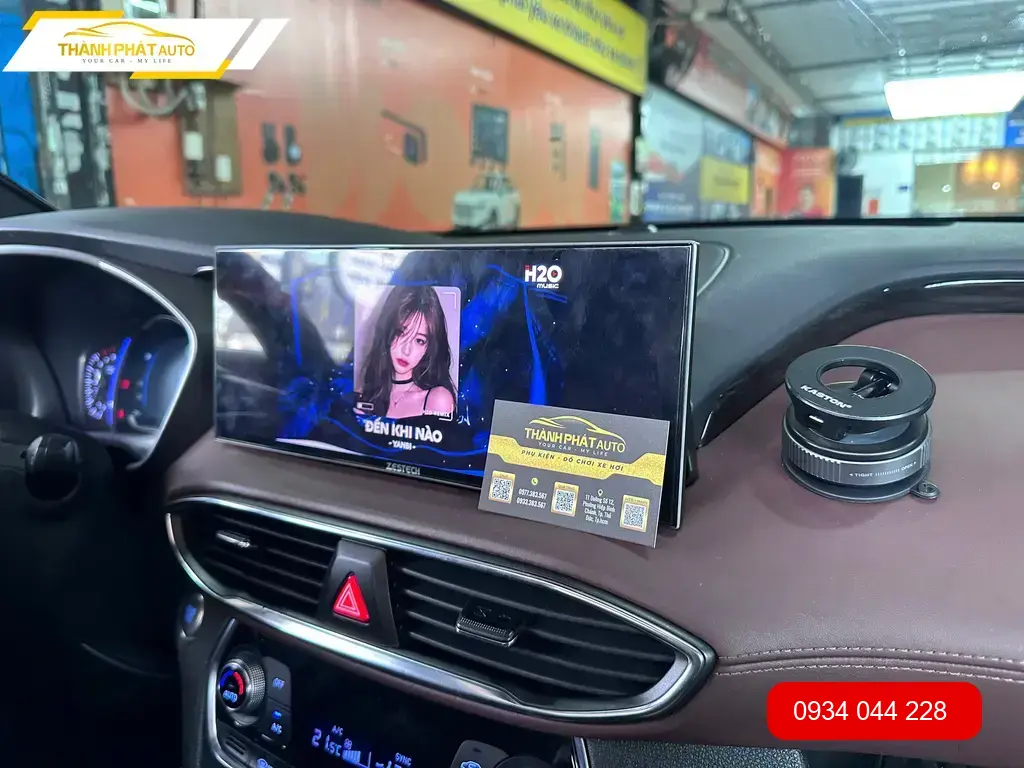 Chị Hằng lắp màn hình Android cho Santafe tại Quận 12 để có nhiều tính năng giải trí hơn ảnh thực tế 2