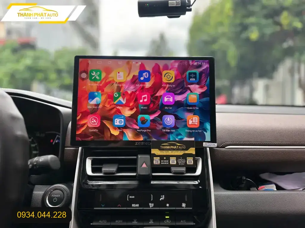 Anh Khải nâng cấp màn hình android ô tô cho Honda CRV tại Quận 12 vì màn zin quá cũ