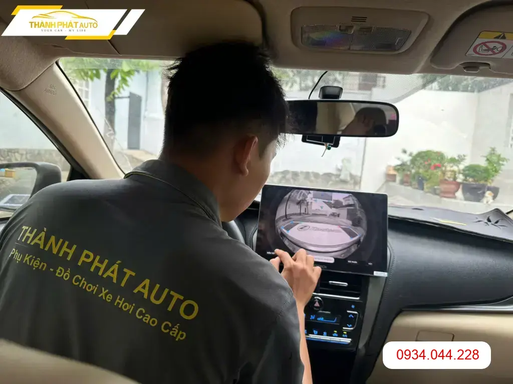 Chị Uyên lắp màn hình Android ô tô Honda Civic tại Quận 12 ảnh thực tế 4