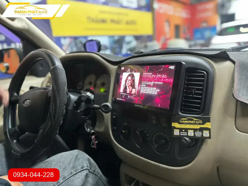 Anh Quang lắp màn hình Android ô tô cho Hyundai Elantra tại Thủ Đức ảnh thực tế 3