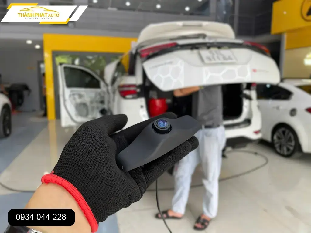 Anh Duy nâng cấp màn hình Android xe hơi Mazda 3 tại Quận 12
