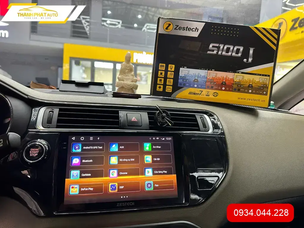 Chị Thảo lắp màn hình Android xe Honda CR-V tại Quận 12 vì màn zin thiếu tiện ích ảnh thực tế 2