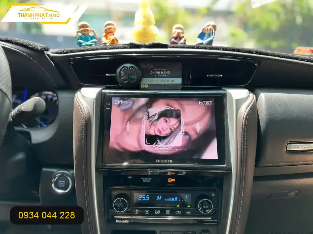 Anh Tùng lắp màn hình ô tô Suzuki XL7 tại Quận Thủ Đức, tiện dẫn đường ảnh thực tế 3