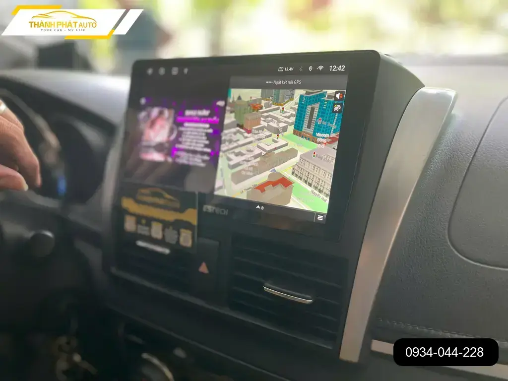 Anh Thành nâng cấp màn hình ô tô Hyundai Accent tại Thủ Đức giải trí, dẫn đường ảnh thực tế 2