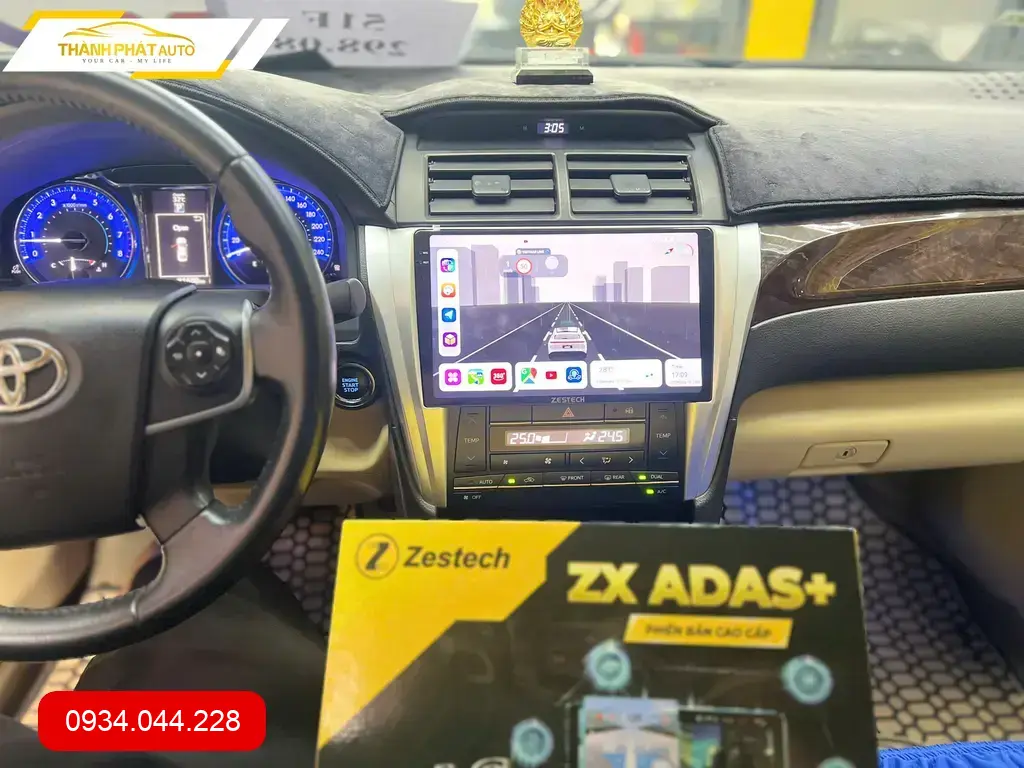 Chị Liên nâng cấp Màn Hình Ô Tô Camry 2015 tại Quận 9 vì màn zin quá mờ