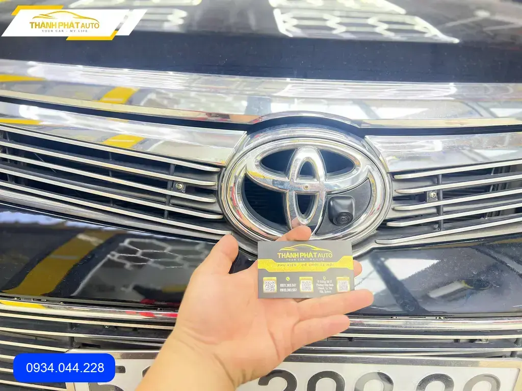 Chị Liên nâng cấp Màn Hình Ô Tô Camry 2015 tại Quận 9 vì màn zin quá mờ ảnh thực tế 2