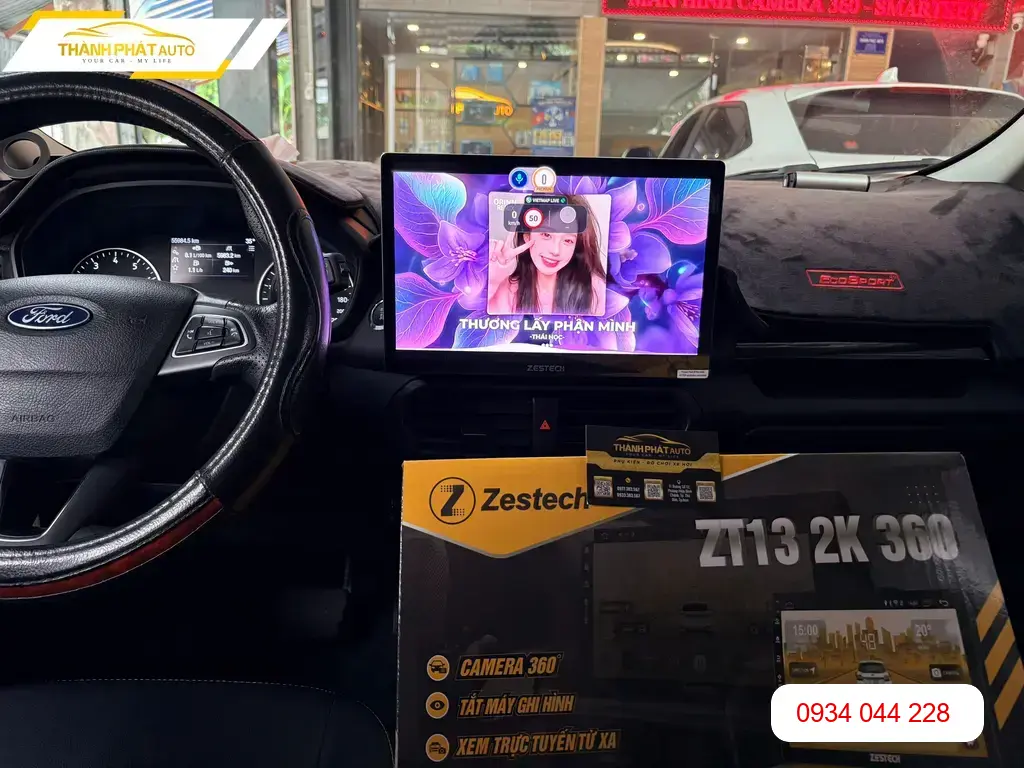 Anh Bách nâng cấp màn hình ô tô Ecosport tại Quận Thủ Đức vì màn zin quá hạn chế