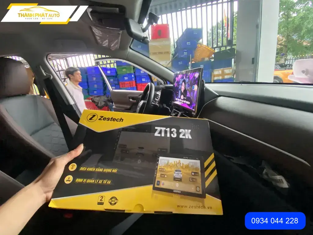 Anh Khải lắp màn hình ô tô tại nhà cho Honda CR-V ở Quận 12 để tiện lợi ảnh thực tế 4