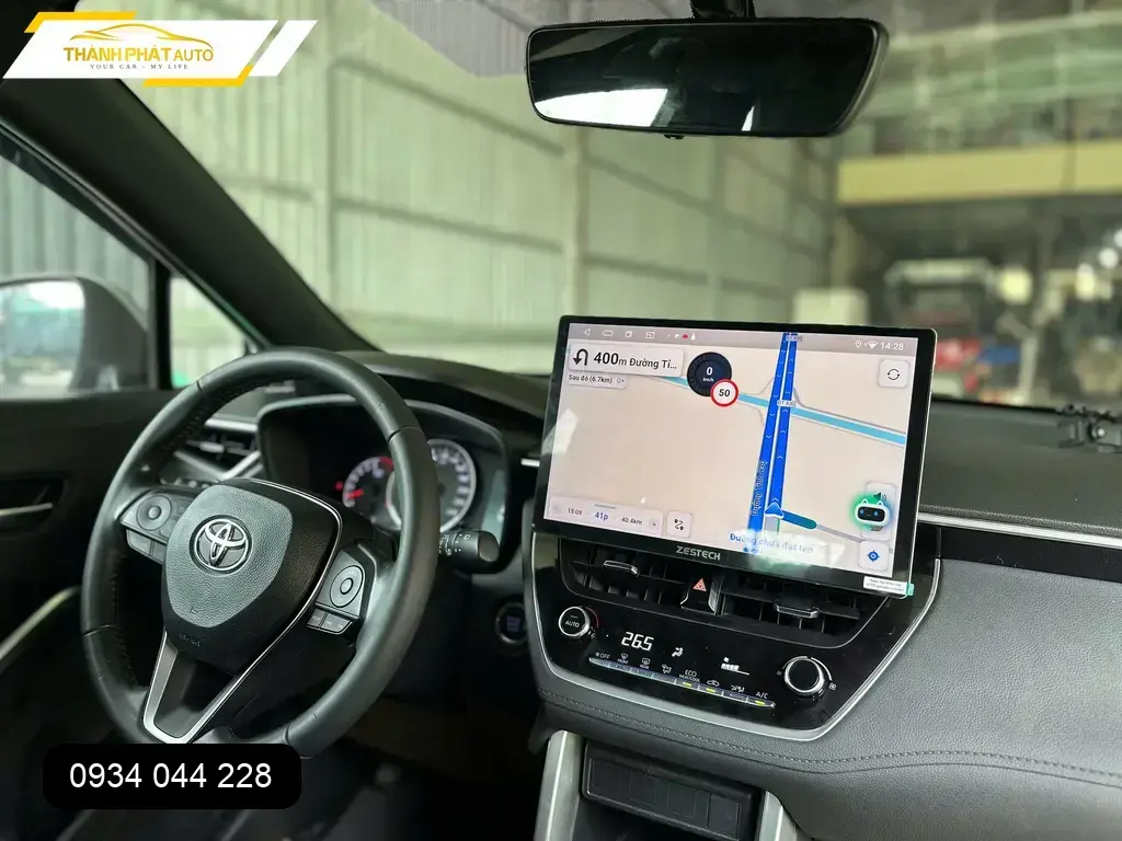 Chị Thảo lắp màn hình ô tô Toyota Corolla Cross tại Quận 12 uy tín. ảnh thực tế 2