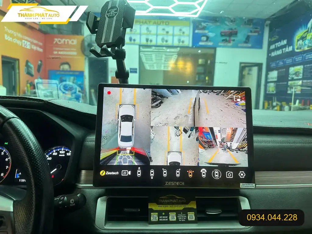 Anh Quân lắp màn hình ô tô Xpander 13 inch Quận 12, nâng cấp giải trí xe ảnh thực tế 5