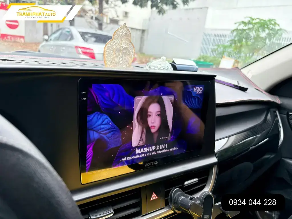 Anh Quang lắp Màn Hình Potech Kia Seltos tại Quận Thủ Đức vì màn zin cũ đã lỗi thời ảnh thực tế 3