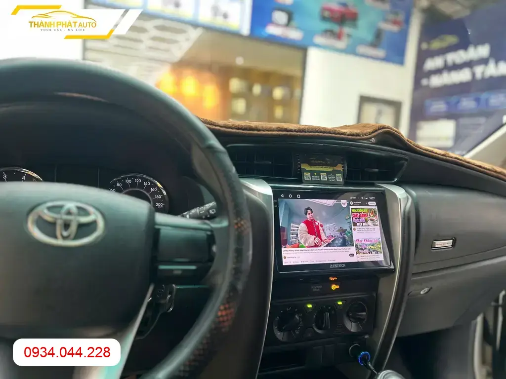 Chị Thu nâng cấp màn hình xe hơi Honda CRV tại Thủ Đức để giải trí trên mọi hành trình ảnh thực tế 2