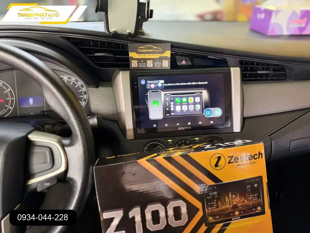 Anh Kiên lắp Màn Hình Zestech Ô Tô Cho Innova tại Quận 9 uy tín