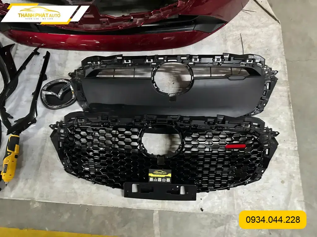 Anh Quang độ mặt ga lăng Mazda 2 tại Quận 12 để xe trông thể thao hơn ảnh thực tế 3
