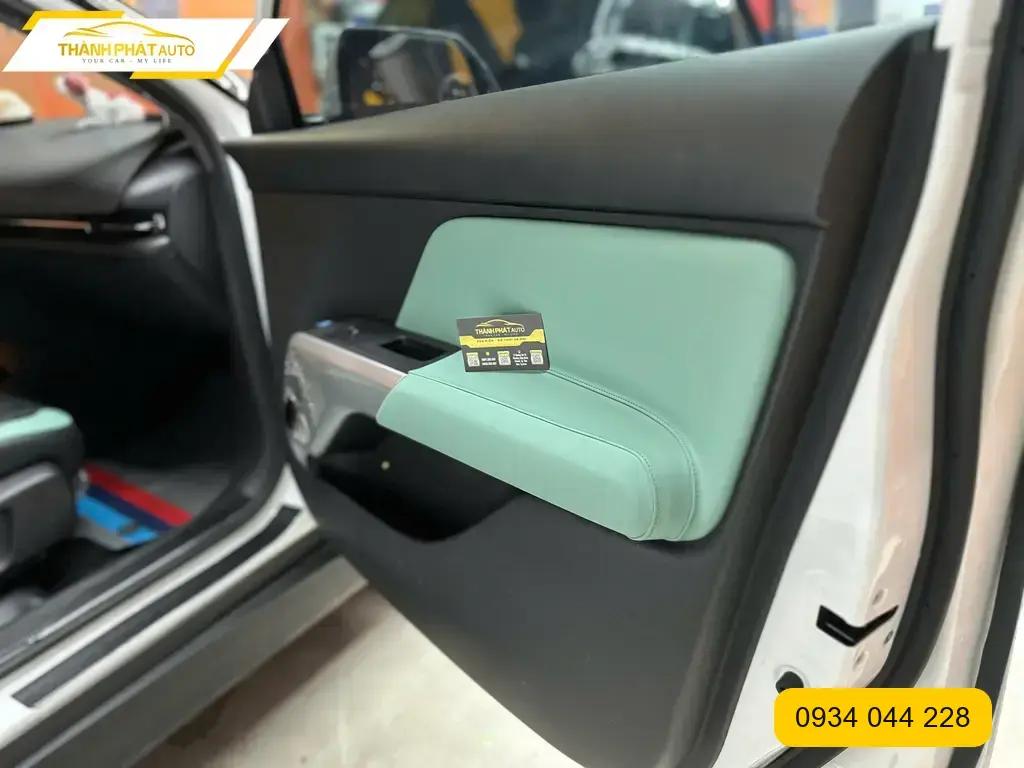 Anh Khải may ghế da ô tô Mazda CX-5 Thủ Đức vì ghế cũ đã xuống cấp ảnh thực tế 2