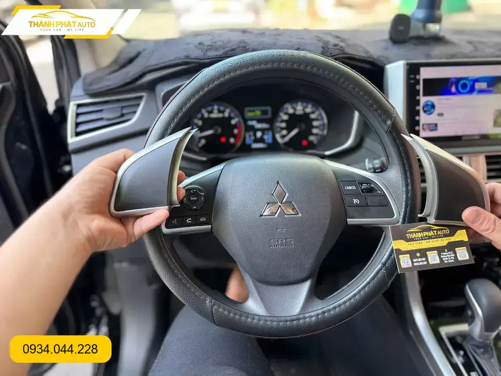 Chú Minh lắp phím vô lăng ô tô cho Hyundai Accent tại Quận 12 để tiện điều khiển ảnh thực tế 5