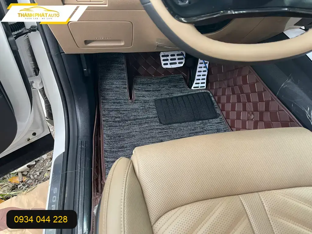 Anh Tấn lắp Sàn 5D cho Sorento 2026 HEV Quận 9 bền đẹp, chính hãng ảnh thực tế 2