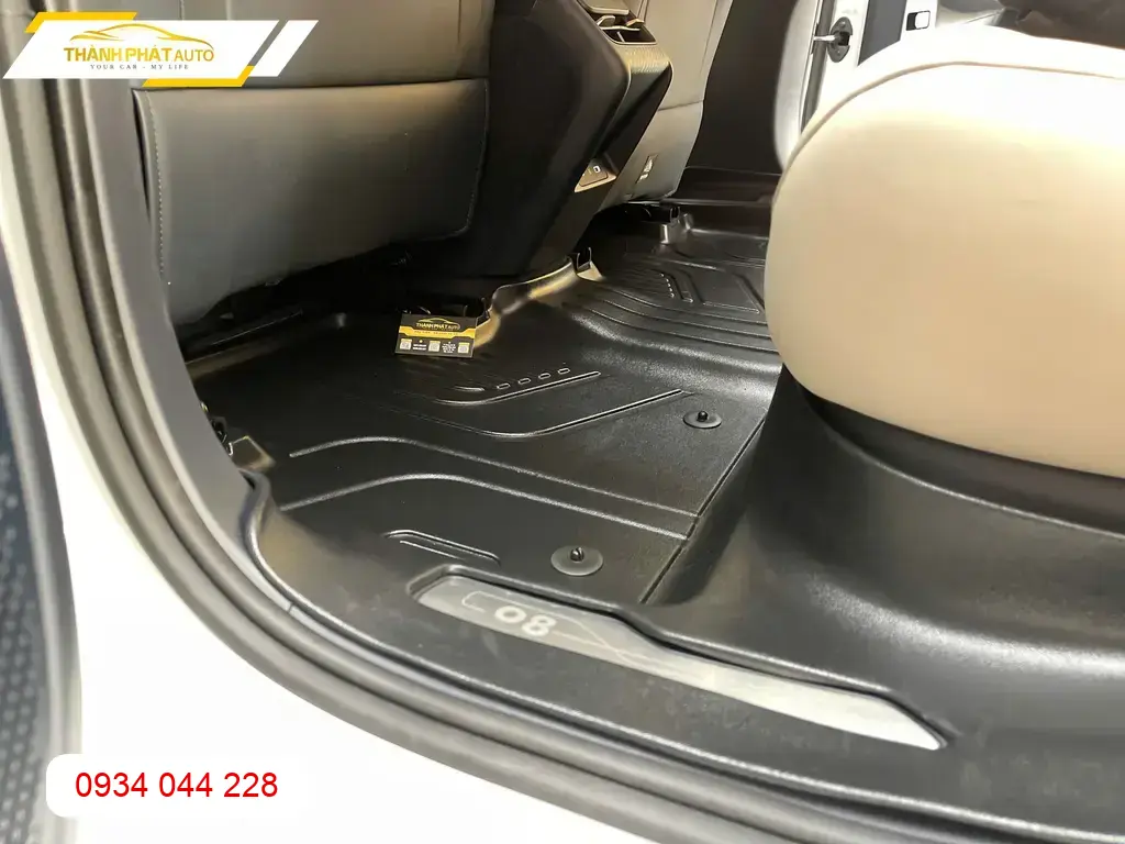 Anh Tấn thay sàn đúc huvi ô tô cho Honda CRV tại Quận 12 để nội thất luôn sạch đẹp ảnh thực tế 2