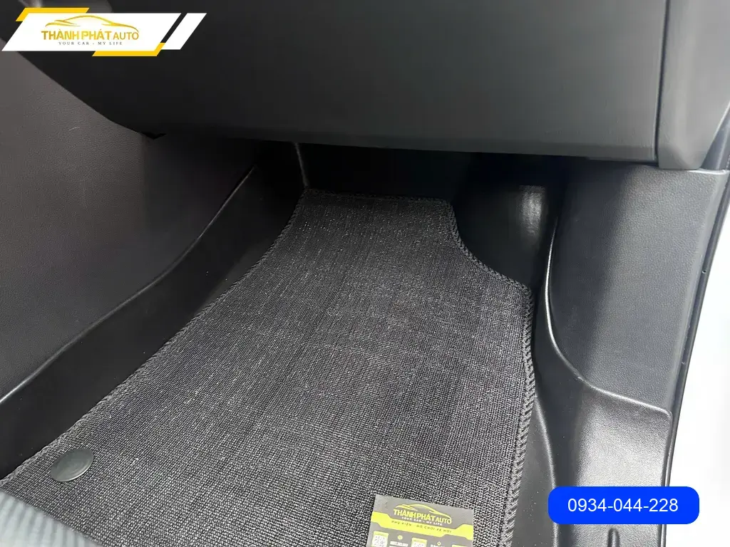 Anh Khang lắp thảm đúc cho ô tô Mazda CX-5 tại Thủ Đức để nội thất sạch hơn ảnh thực tế 4