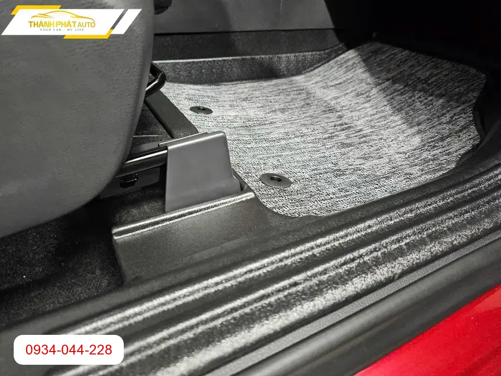 Chị Thùy Trang thay thảm lót sàn ô tô cho Honda HR-V tại Quận Thủ Đức ảnh thực tế 4