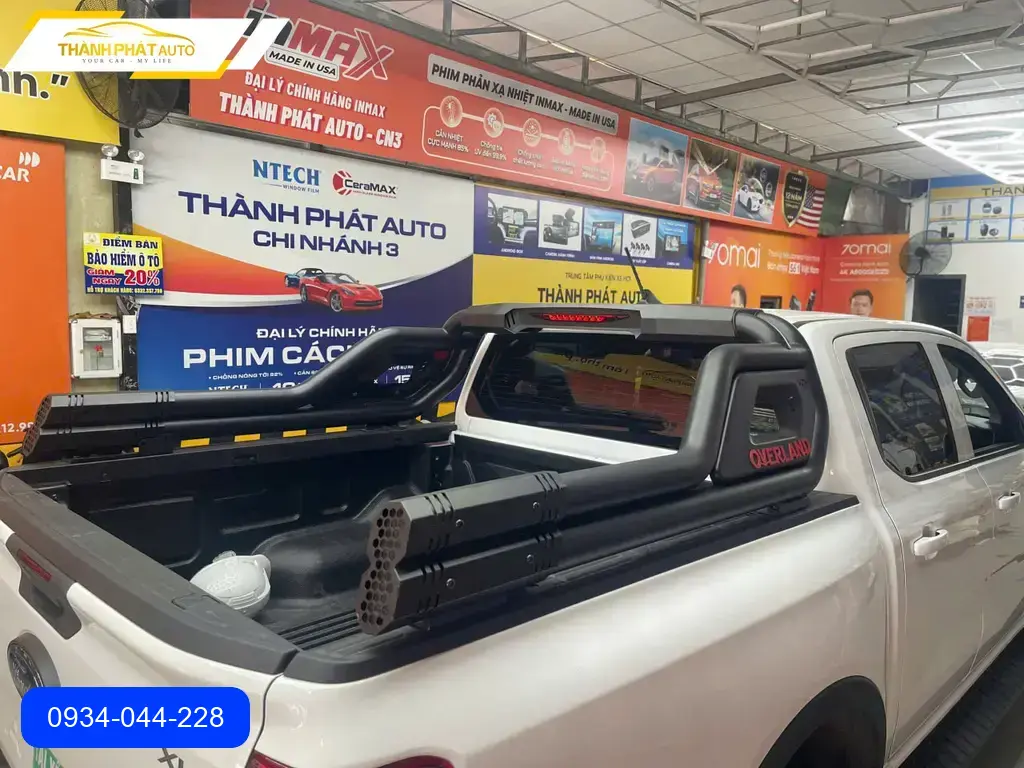 Anh Quang lắp thanh thể thao Overland cho Ford Ranger tại Quận 12