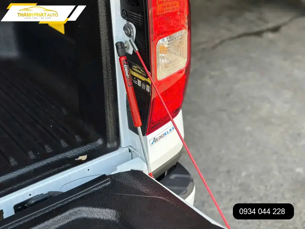 Anh Khải nâng cấp ty cốp trợ lực ô tô cho Toyota Veloz tại Thủ Đức ảnh thực tế 4