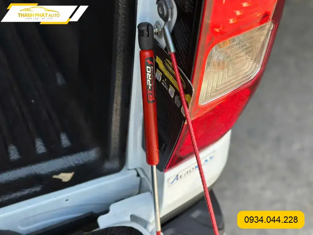 Anh Khải nâng cấp ty cốp trợ lực ô tô cho Toyota Veloz tại Thủ Đức ảnh thực tế 5